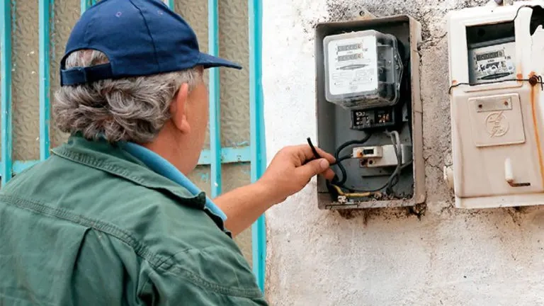  Σε ρευματοκλοπή θα μπαίνει λουκέτο – Αφαίρεση άδειας στους ηλεκτρολόγους