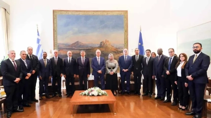 Meclis Başkanı Tasulas, Arap devletlerinin Atina'daki büyükelçileri ile görüştü