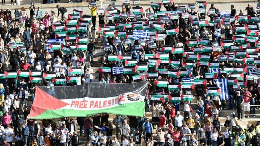 Atina Maratonu'nda Filistin'e destek bayrakları açıldı