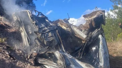 Devrilen TIR alev aldı: 1 ölü, 1 yaralı