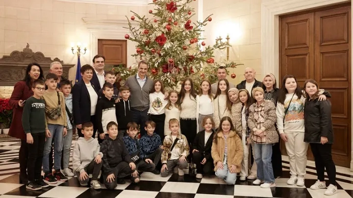 Başbakan Miçotakis, Ketenlik Azınlık İlkokulu öğrencilerini kabul etti