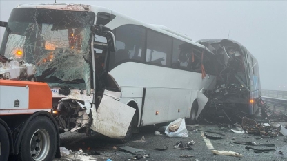 Zincirleme kazada 10 kişi öldü, 59 kişi yaralandı