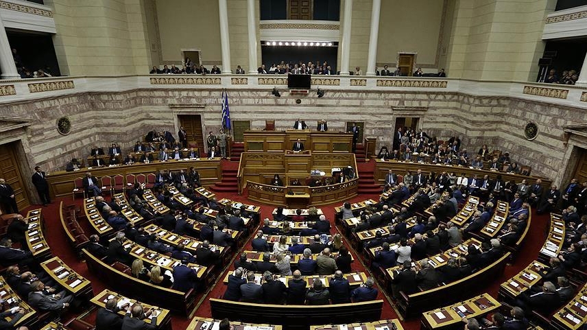 Yunanistan'da aşırı sağ mecliste 3 parti ile temsil ediliyor