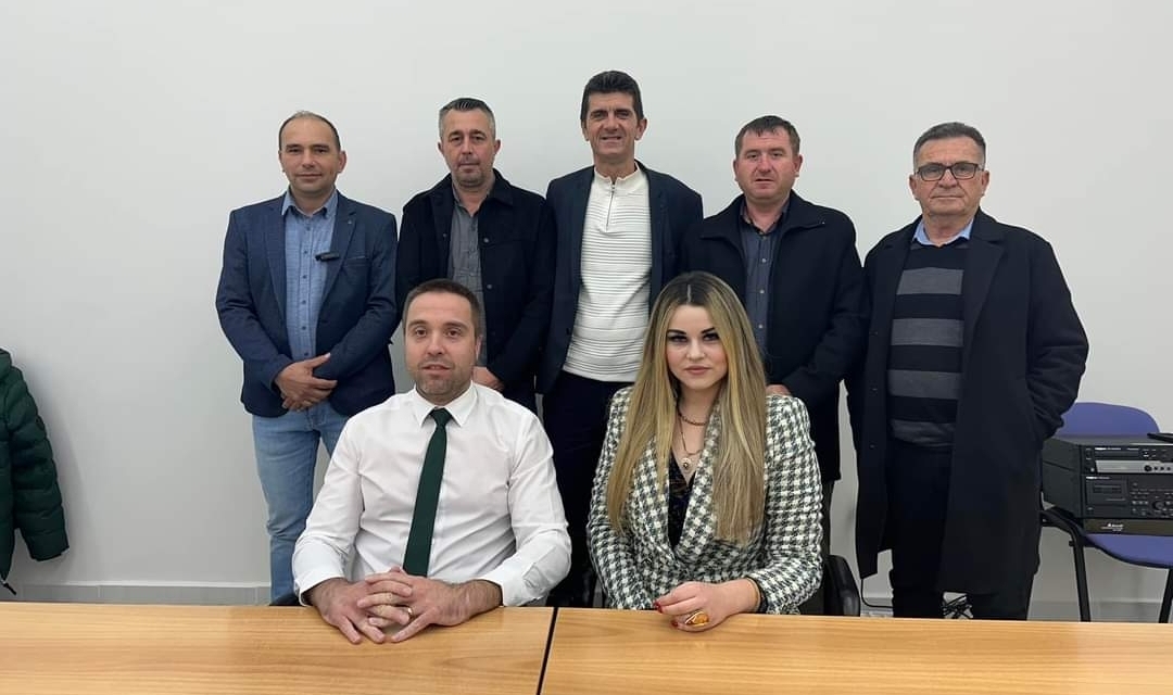 Kozlukebir Belediye Meclisi Mine Manav'a emanet