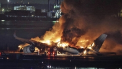 Uçakların çarpışması sonucu 5 kişi öldü
