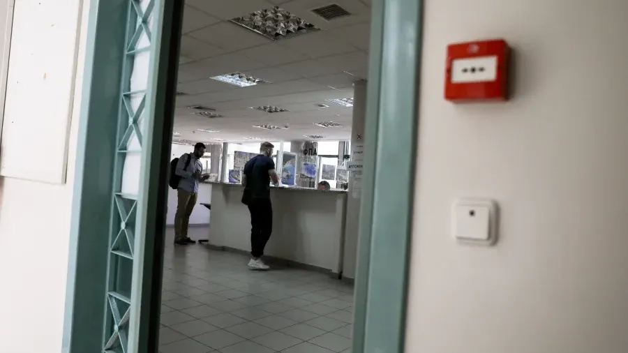 Δουλεύουμε σχεδόν 6 μήνες το χρόνο πάνε σε εφορία και ΕΦΚΑ