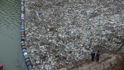  Drina Nehri, yüzeyindeki çöp ve plastik atıklarla "ekolojik felaket sinyali" veriyor