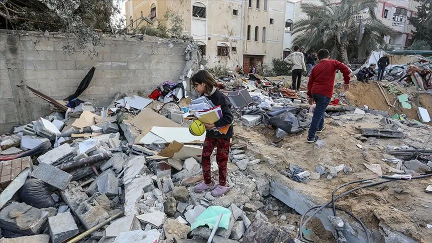 İsrail saldırıları Gazze'de 625 binden fazla öğrenciyi eğitimden mahrum bıraktı