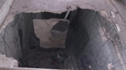 Yolun çökmesiyle 3 metrelik çukura düşen genç kız, yaşadığı dehşeti anlattı