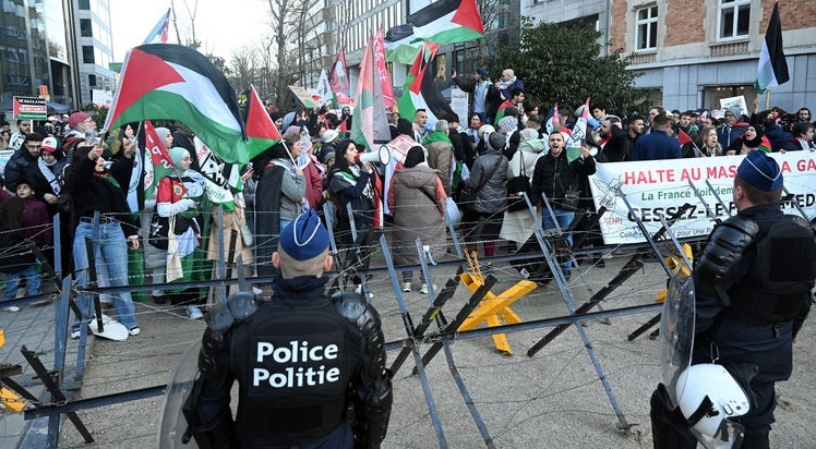 Paris'ten başlayan Filistin'e destek yürüyüşü Brüksel'de son buldu