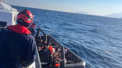 29 düzensiz göçmen Yunanistan unsurlarınca geri itildi