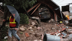 Şiddetli fırtına 3 can aldı