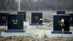 Birçok göçmenin son durağı Bosna'daki kimsesizler mezarlığı