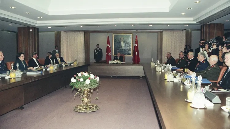 Türkiye'de 28 Şubat "postmodern darbe"nin üzerinden 27 yıl geçti