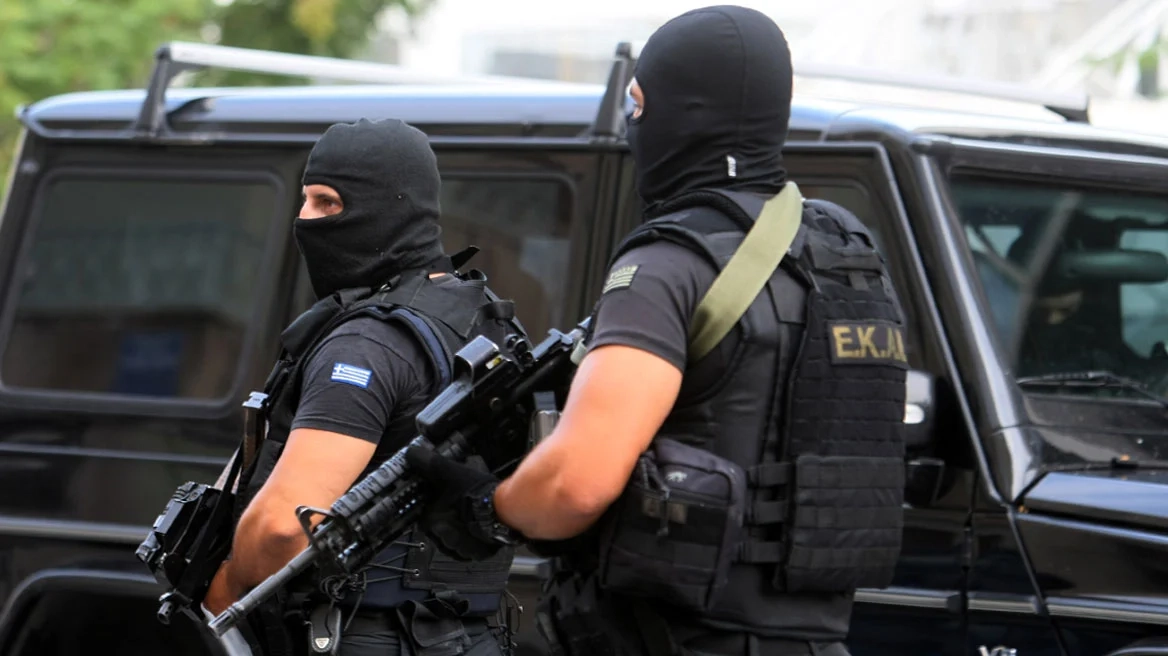 Yunanistan'da terör eylemlerine karışmakla suçlanan 6 kişi tutuklandı