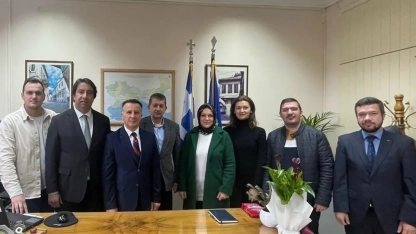 İskeçe Azınlık Ortaokulu ve Lisesi'nin seçilmiş yöneticileri Eyalet Başkan Yardımcısı Hacıgene'yi ziyaret etti