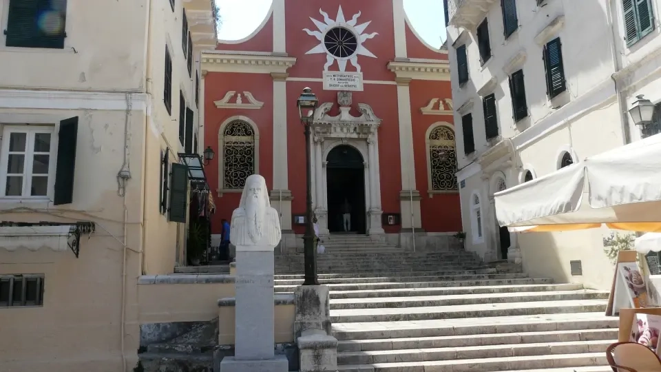 Kerkira kilisesinden eşcinsel evliliğin yasallaşmasına evet diyen milletvekillerine yasak!