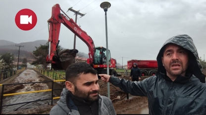 Aşırı yağış Narlıköy'de dere yataklarını tıkadı 