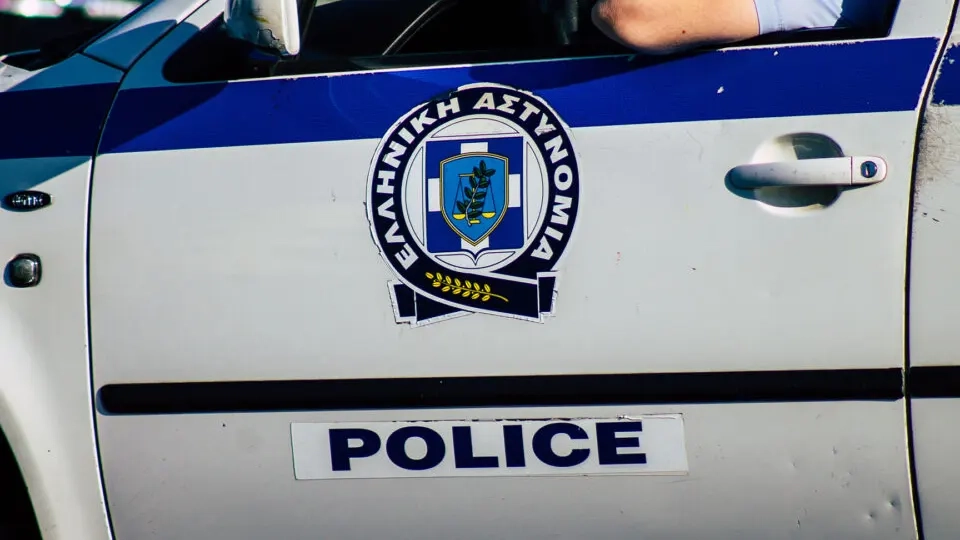 Polis memuru devriye arabasındaki 102 kilo marihuna ile yakalandı