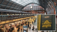 Londra tren istasyonunda hadisli Ramazan mesajı