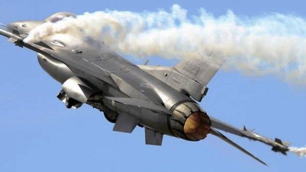 Yunan Hava Kuvvetlerine ait F-16 denize düştü