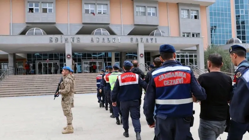 Yunanistan'a kaçmaya çalışan 13 terör örgütü mensubu yakalandı