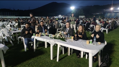 Yassıköy gençleri binlerce soydaşı iftar sofrasında buluşturdu