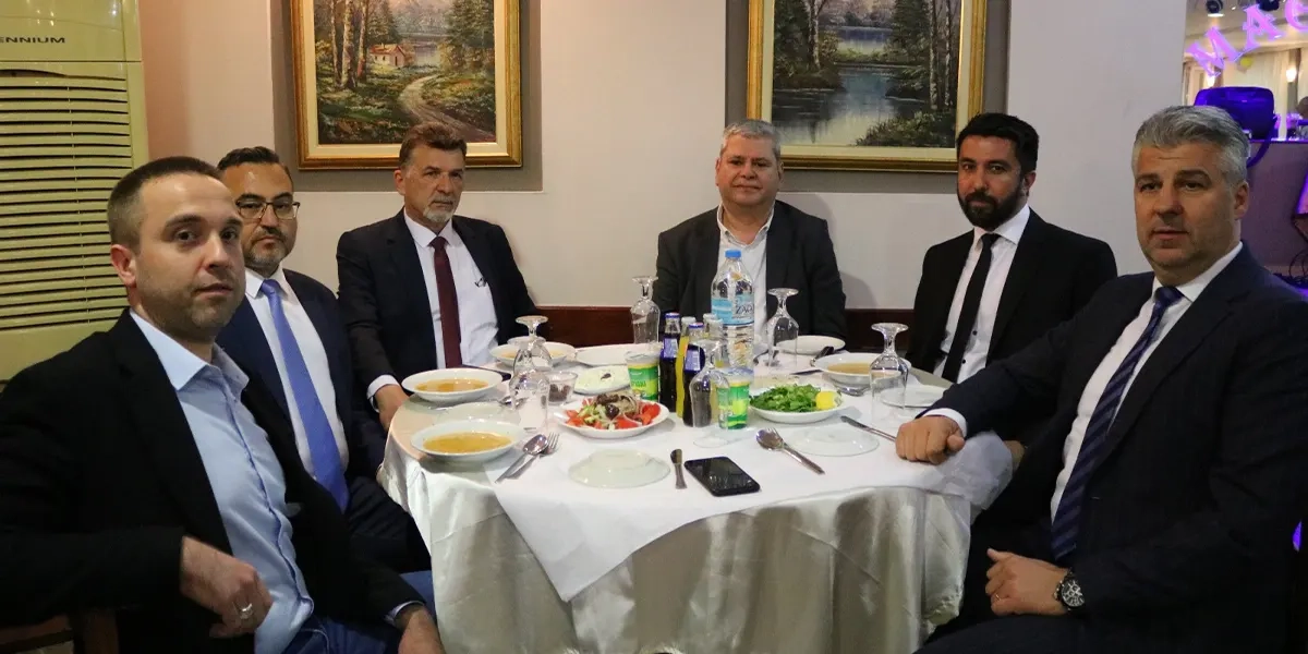 Eyalet Başkanı Topsidis azınlık siyasetçileri ile iftarda buluştu