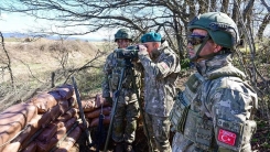 Türk askerinin Kosova-Sırbistan sınır bölgesinde devriye faaliyetleri sürüyor