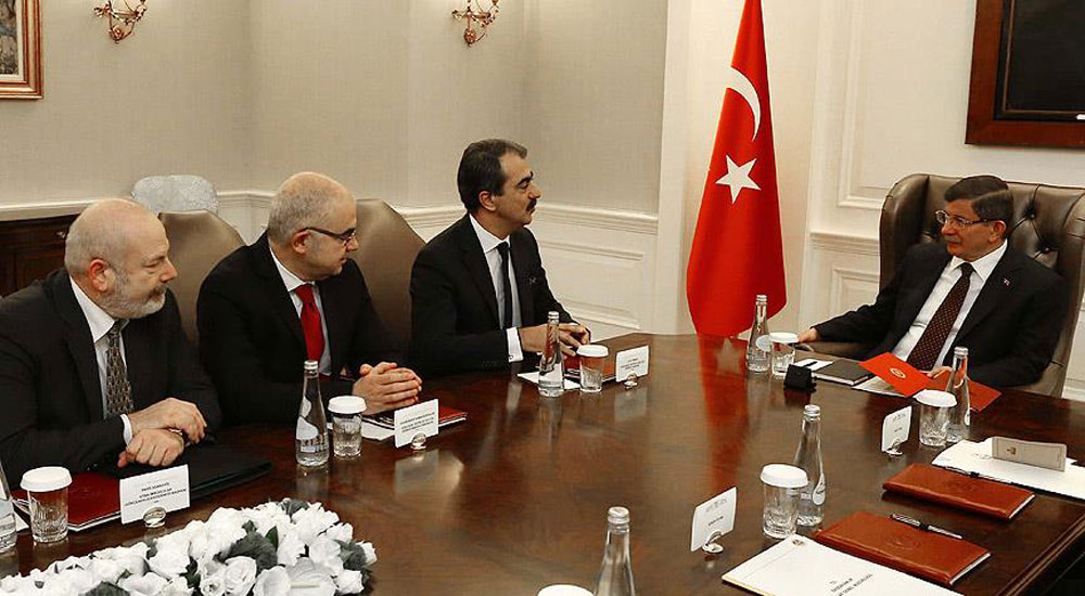 Rum kökenli vatandaşlardan Davutoğlu'na 'okul' teşekkürü