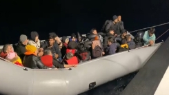 Lastik botla Yunanistan'a geçmeye çalışırken yakalandılar