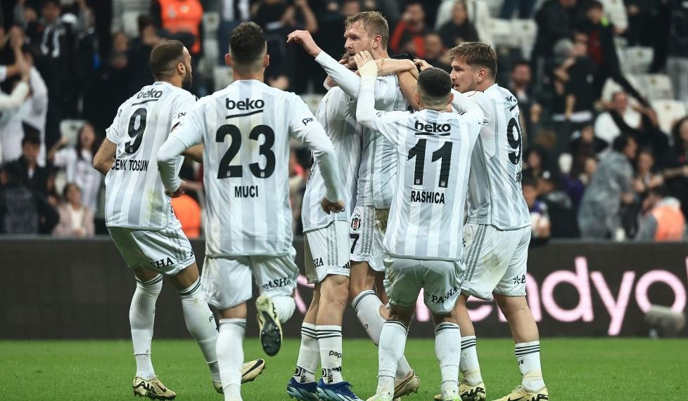 Beşiktaş'a galibiyeti uzatmanın son dakikasında atılan gol getirdi