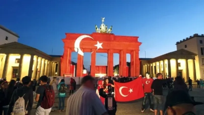 7,5 milyon Türk vatandaşı yurt dışında yaşıyor