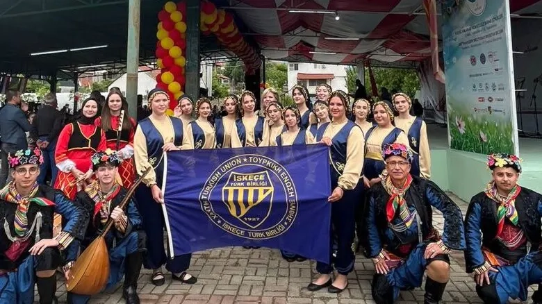 Batı Trakya folklor ekipleri K. Makedonya’da festivale katıldı