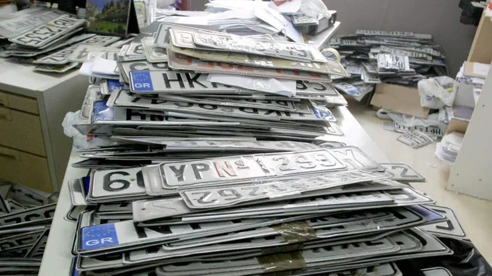 Cezalı sürücülere ehliyet ve araç plakaları oy kullanmaları için iade edilecek