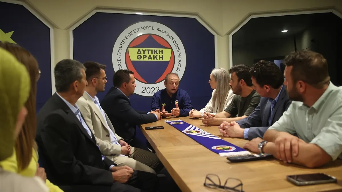 DEB Partisinden, kapatılan Fenerbahçe Derneğine ziyaret