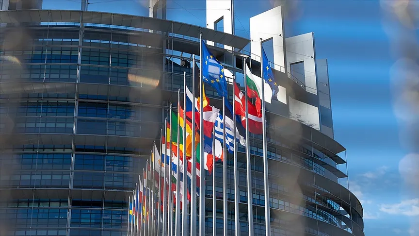 Avrupa Parlamentosu seçimleri Hollanda ile start aldı
