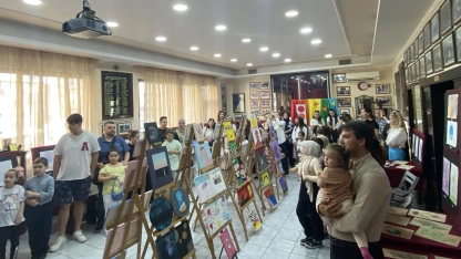 İskeçe Türk Birliği Resim Kursu’nun eserleri sergilendi