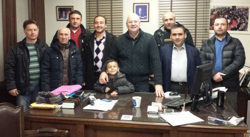 Harmanlık Derneği yönetimi Milletvekili İlhan Ahmet’i ziyaret etti