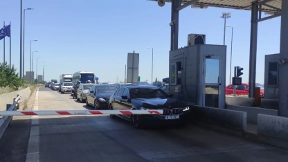 Egnatia Otoyolu gişelerinde yoğunluk: Vatandaşlar çözüm bekliyor