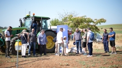 Rodoplu çiftçilere tarlada eğitim verildi