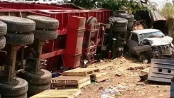 Kamyon pazara daldı: 16 ölü