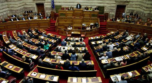 Parlamentoda sahte diplomalı memur skandalı