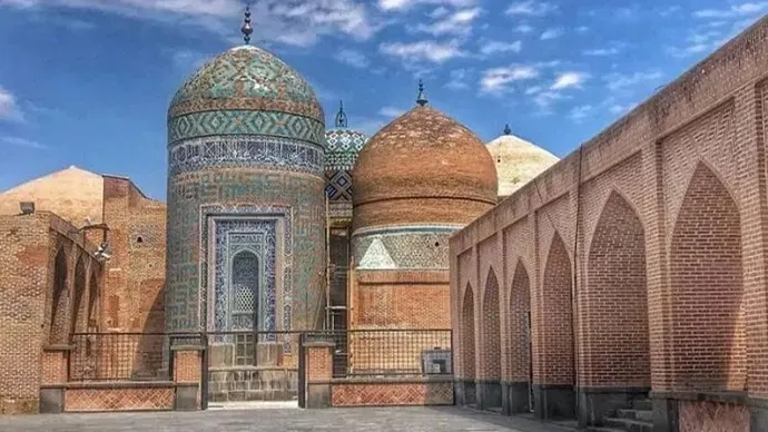 İran, Güney Azerbaycan'da Türkçe'yi yasakladı