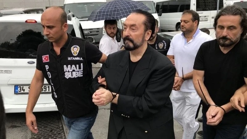 Adnan Oktar suç örgütü üyesi 2 firari Yunanistan'a kaçmaya çalışırken yakalandı