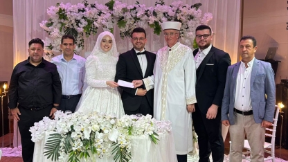 Evlatları dünya evine giren Budur ile Düde ailelerinin mutlu günü 