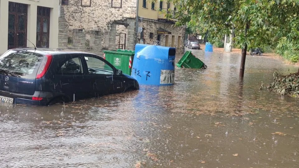 Yanya sular altında, şehirde olağanüstü hal ilan edildi