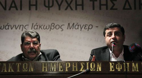 Atina'da Teröristlerin "Kahramanlaştırıldığı" Konferans