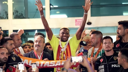 Victor Osimhen, Galatasaray için İstanbul'a geldi