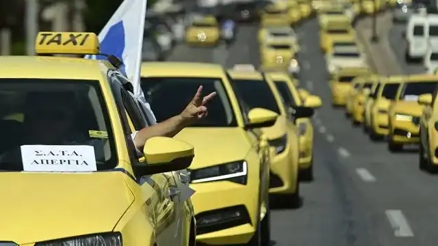 Atina’da taksiciler bir günlük grev yaptı